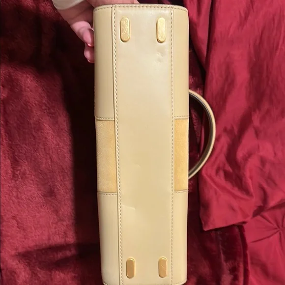 Chic Beige and Tan Designer Handbag - Picture 2 of 4